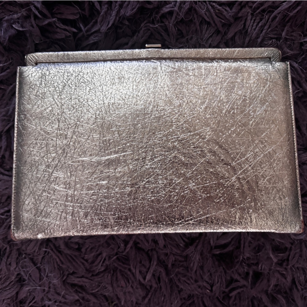 🩶 BIENEN DAVIS 💛 Vintage Champagne Metallic Leather Clutch